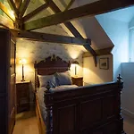Elegant Castle For 19 Guests