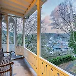 Elegant Castle For 19 Guests Дом отдыха *