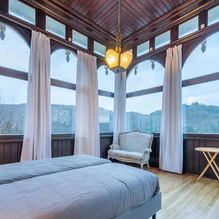 Semesterbostad Elegant Castle For 19 Guests La-Roche-en-Ardenne