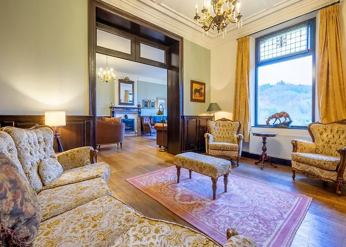 Semesterbostad Elegant Castle For 19 Guests *