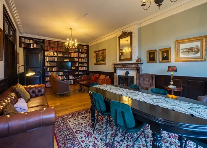 Elegant Castle For 19 Guests Semesterbostad